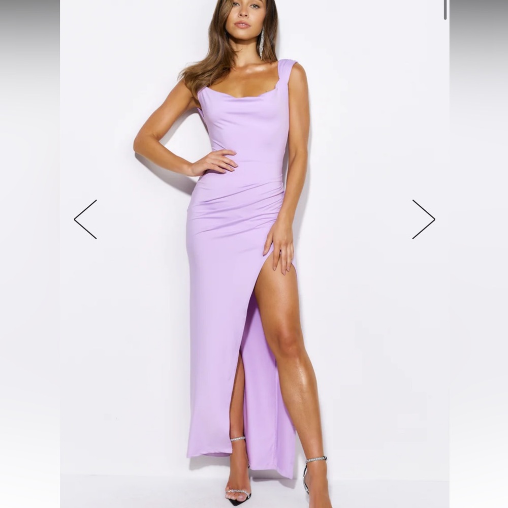 Hello Molly, “fitted for you” maxi dress in Lilac, Size Large. New with tags